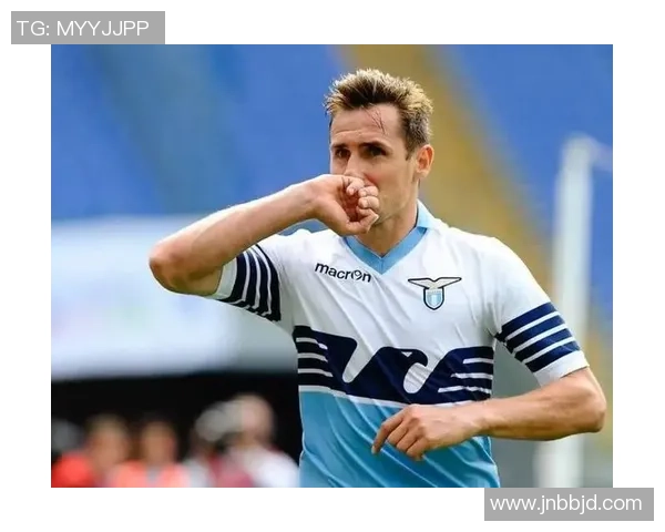 顶级足球明星的人品与职业生涯的影响力探讨与分析 顶级足球明星的人品与职业生涯的影响力探讨与分析