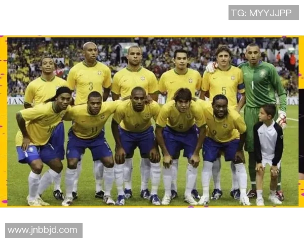 足球明星亲民互动展现魅力球迷手势引发热潮 足球明星亲民互动展现魅力球迷手势引发热潮