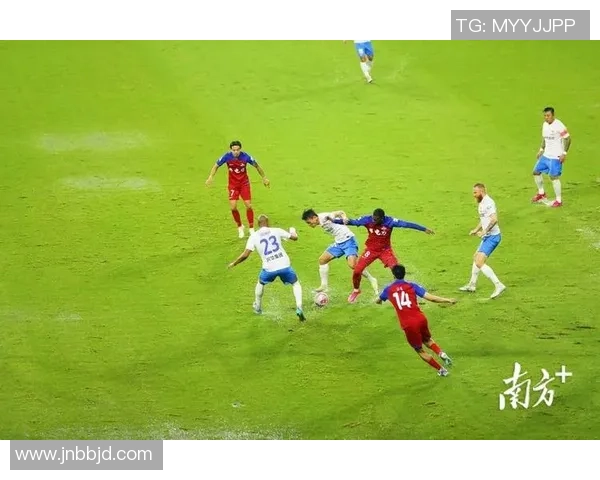 近期足球明星纷纷来华助阵赛事引发球迷热潮与期待